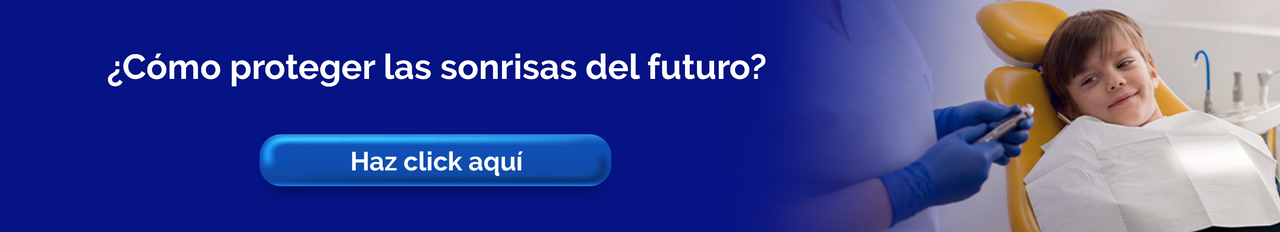 Niño sonriendo en el consultorio dental, destacando la importancia de proteger la salud bucal